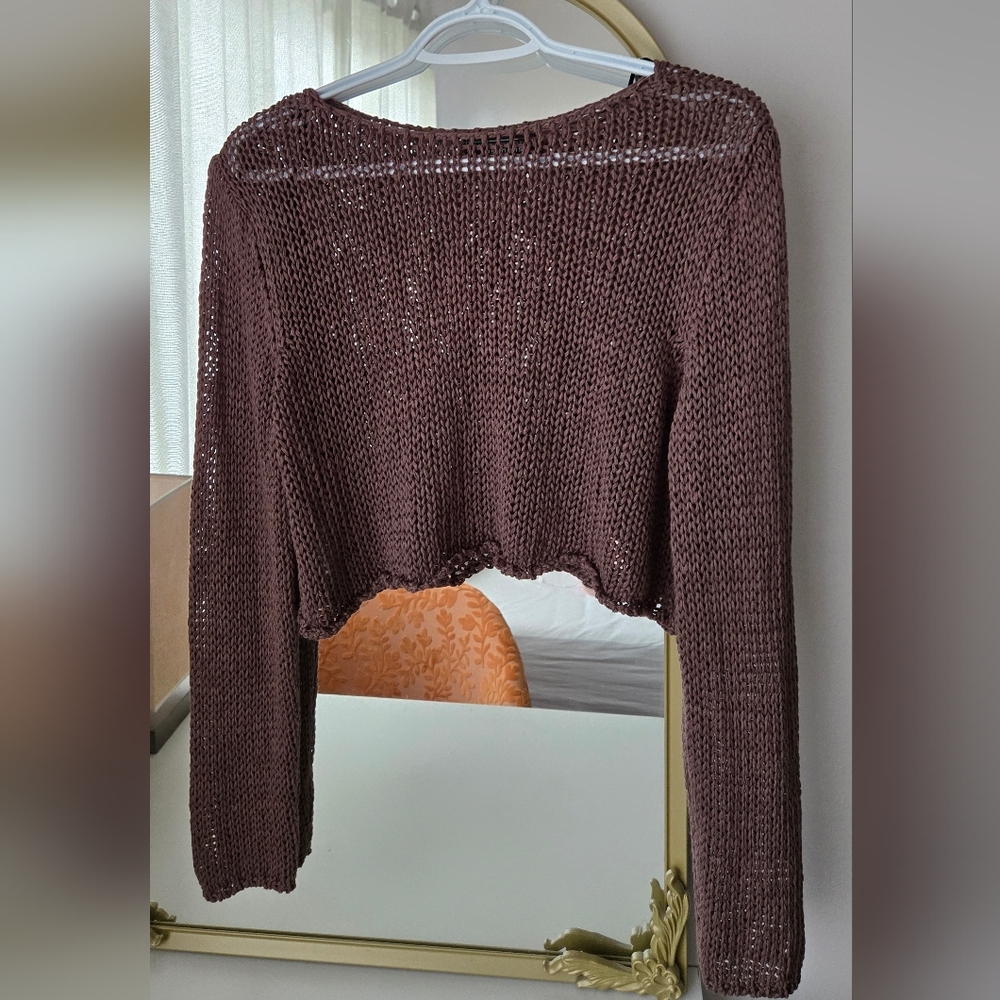 Womens sweater cropped brown